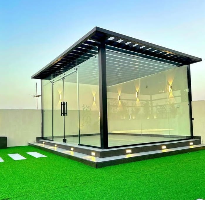 أفكار تصميم الجلسات الزجاجية الخارجية